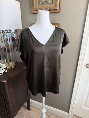 White House Black Market Olive Green jet setter V-Neck Short Sleeve Satin Top
